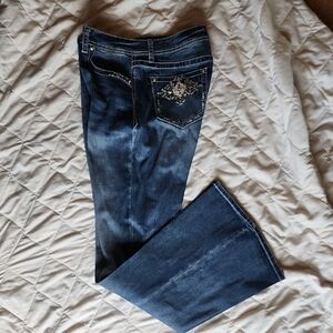 Grace in LA Jeans with Vintage Wash